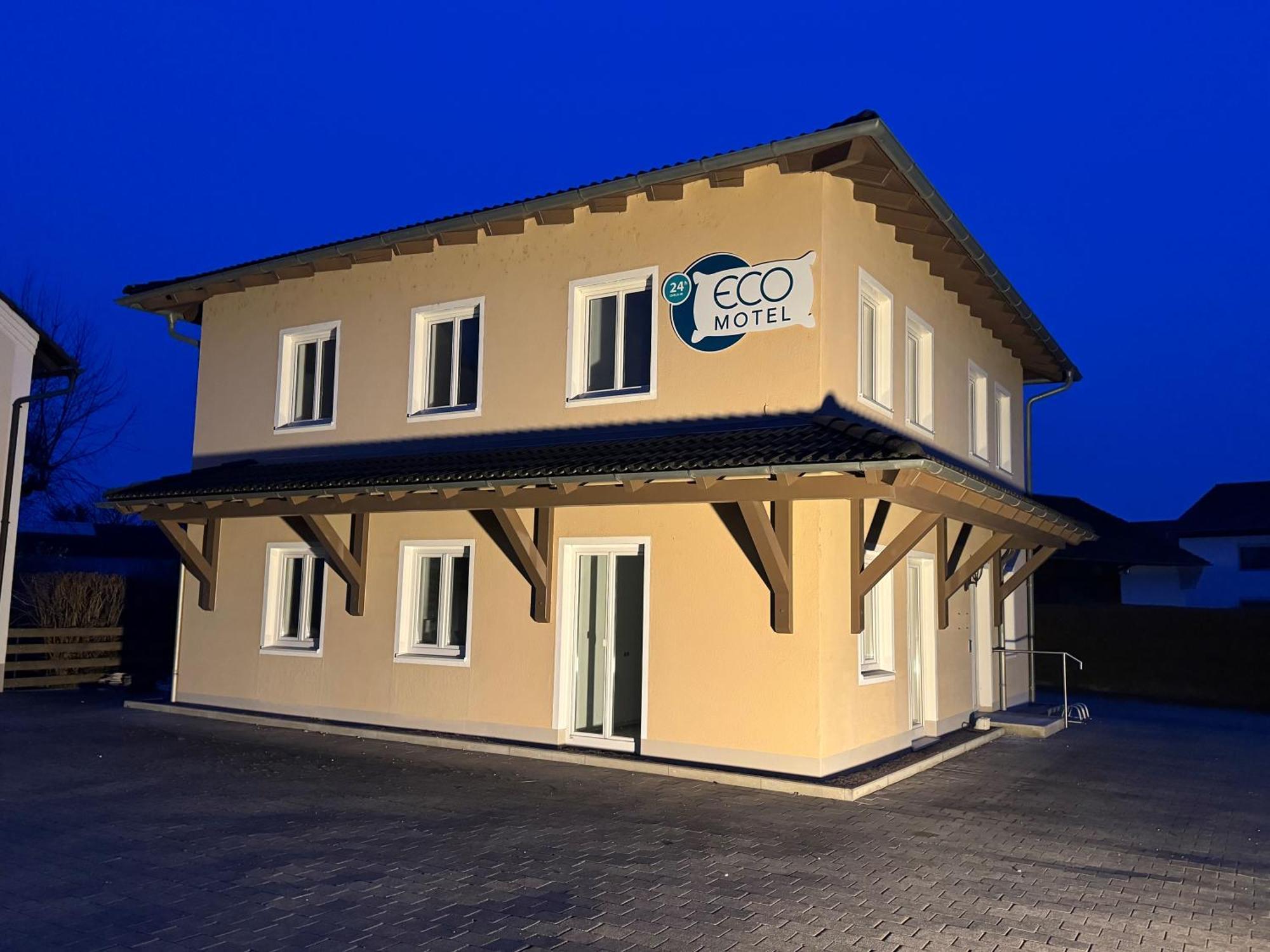 Eco Motel Wallersdorf Exterior photo